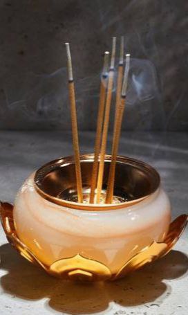 Incense holder